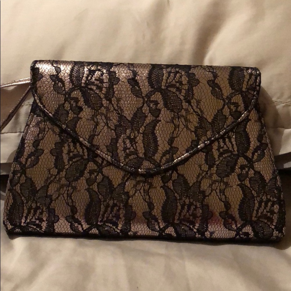 Clutch - Picture 2 of 6